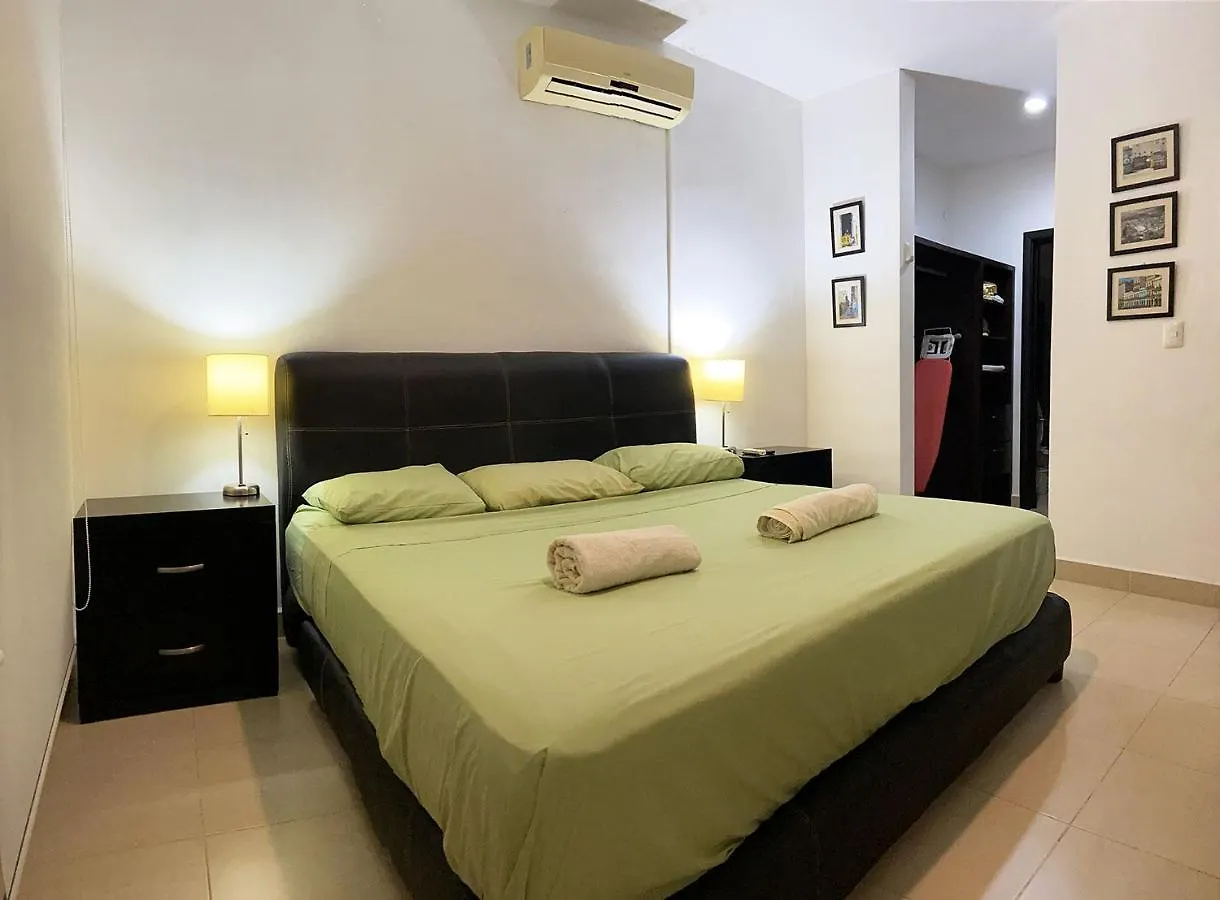 Geek-Chic Townhouse Villa Playa del Carmen 0*,
